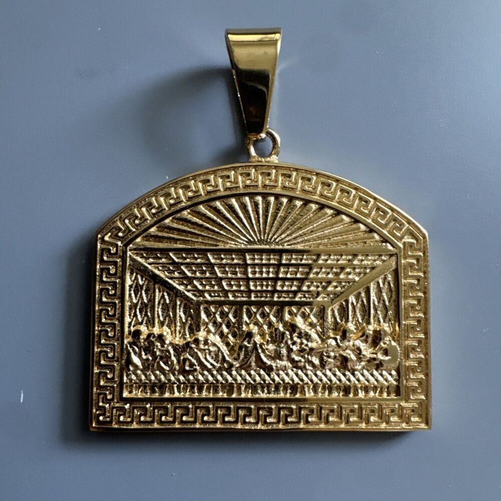 The Last Supper Jesus Christ Gold Tone Pendant 24 Inch Necklace Catholic Faith